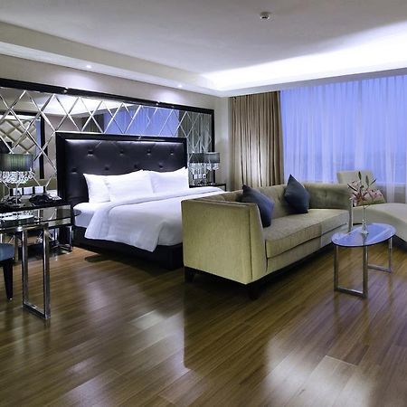 The Alana Hotel & Convention Center Solo By Aston Surakarta (Solo) Exterior foto