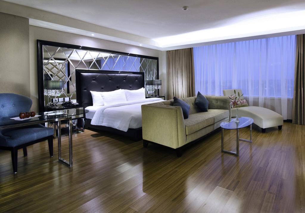 The Alana Hotel & Convention Center Solo By Aston Surakarta (Solo) Exterior foto
