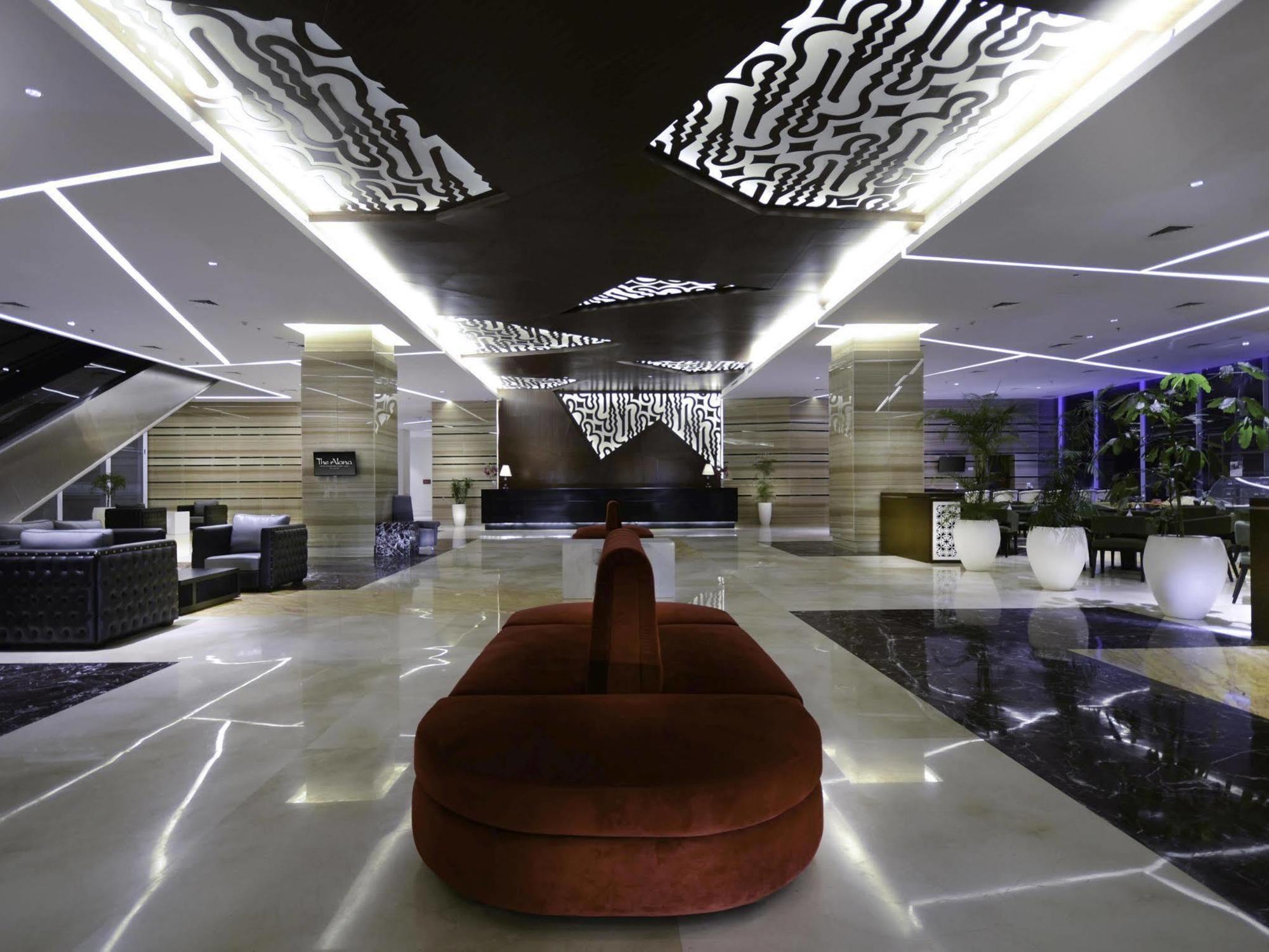 The Alana Hotel & Convention Center Solo By Aston Surakarta (Solo) Exterior foto