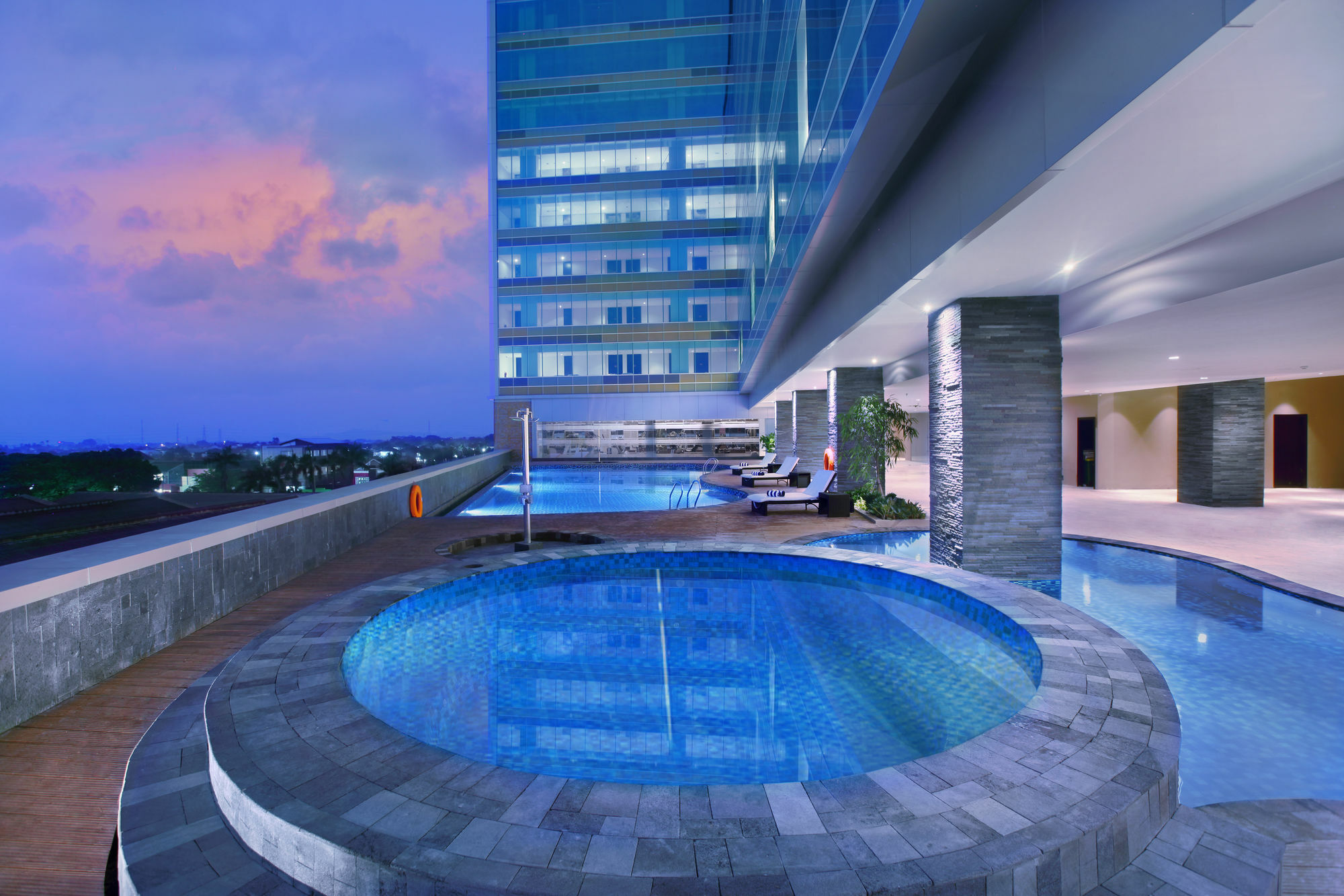 The Alana Hotel & Convention Center Solo By Aston Surakarta (Solo) Exterior foto